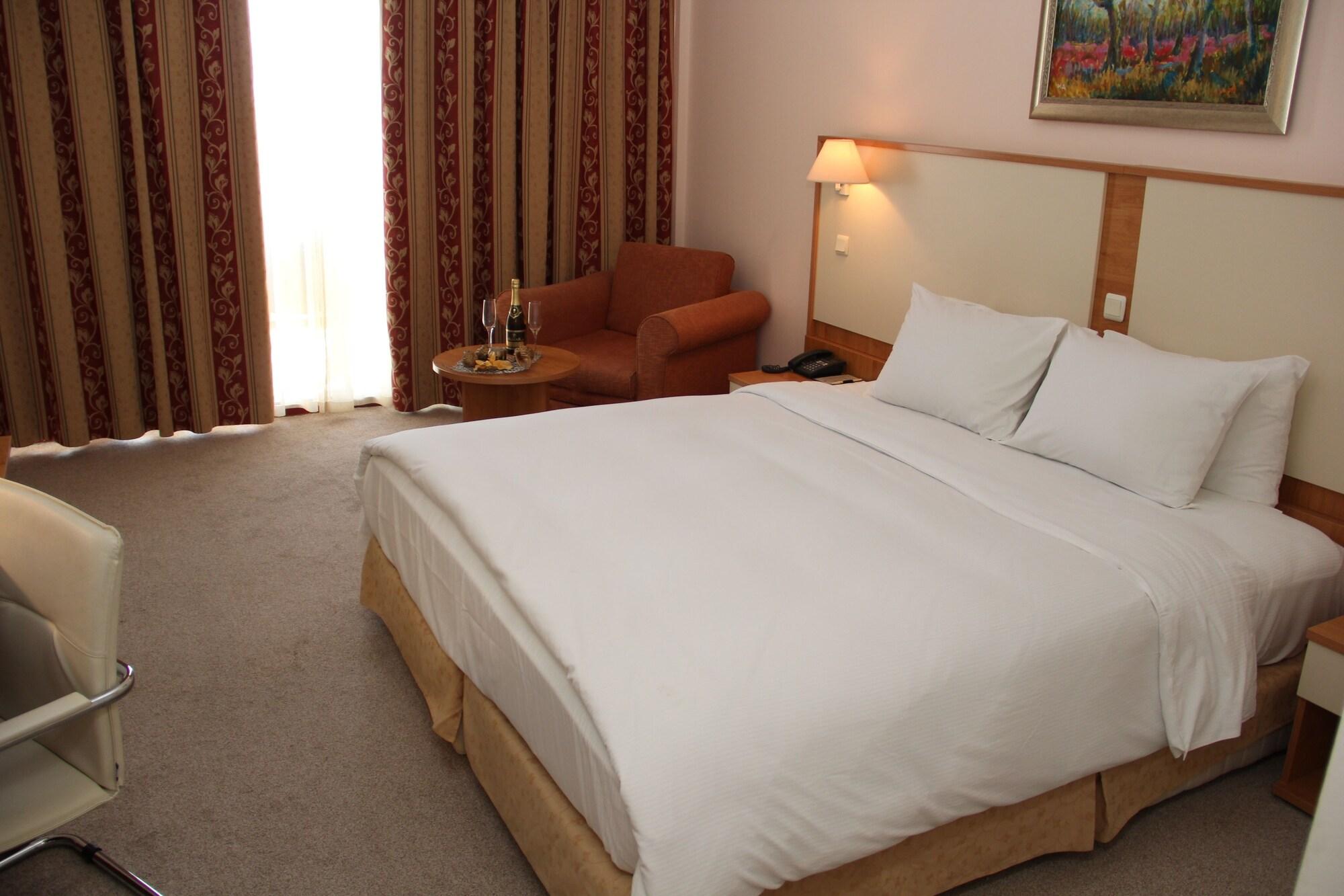 Apollo Spa Resort - Premium All-Inclusive , Pools & Free Beach, Individual Ac In Every Room Golden Sands Exterior foto