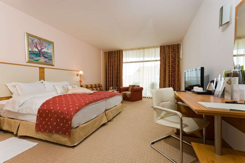Apollo Spa Resort - Premium All-Inclusive , Pools & Free Beach, Individual Ac In Every Room Golden Sands Quarto foto